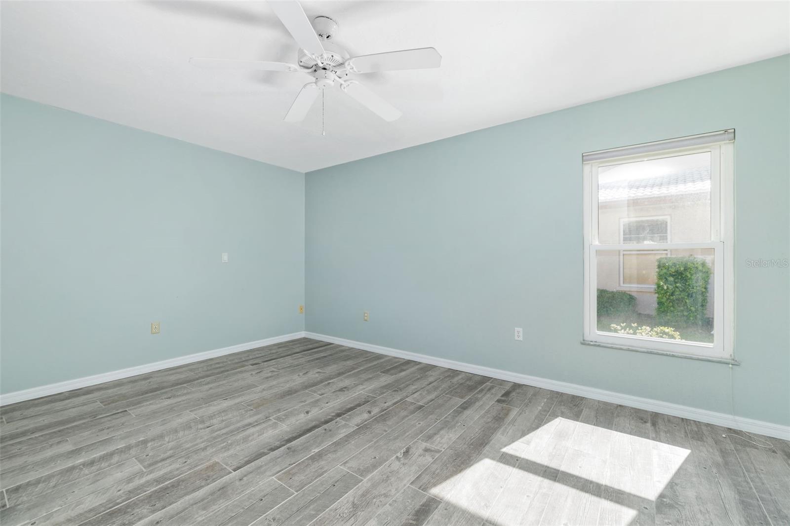 Image 19 of 37 For 6502 13th Avenue Drive W 6502