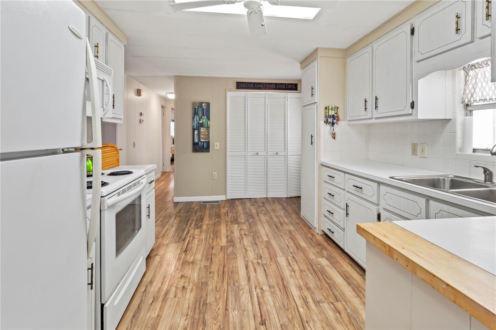 Image 18 of 47 For 808 53rd Avenue E 184j