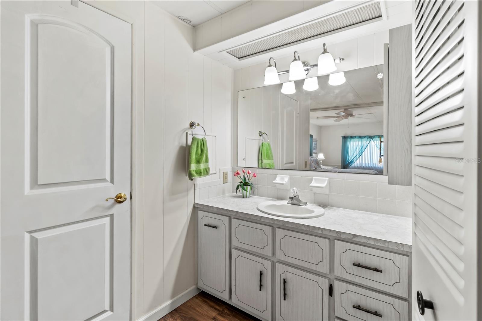 Image 40 of 47 For 808 53rd Avenue E 184j