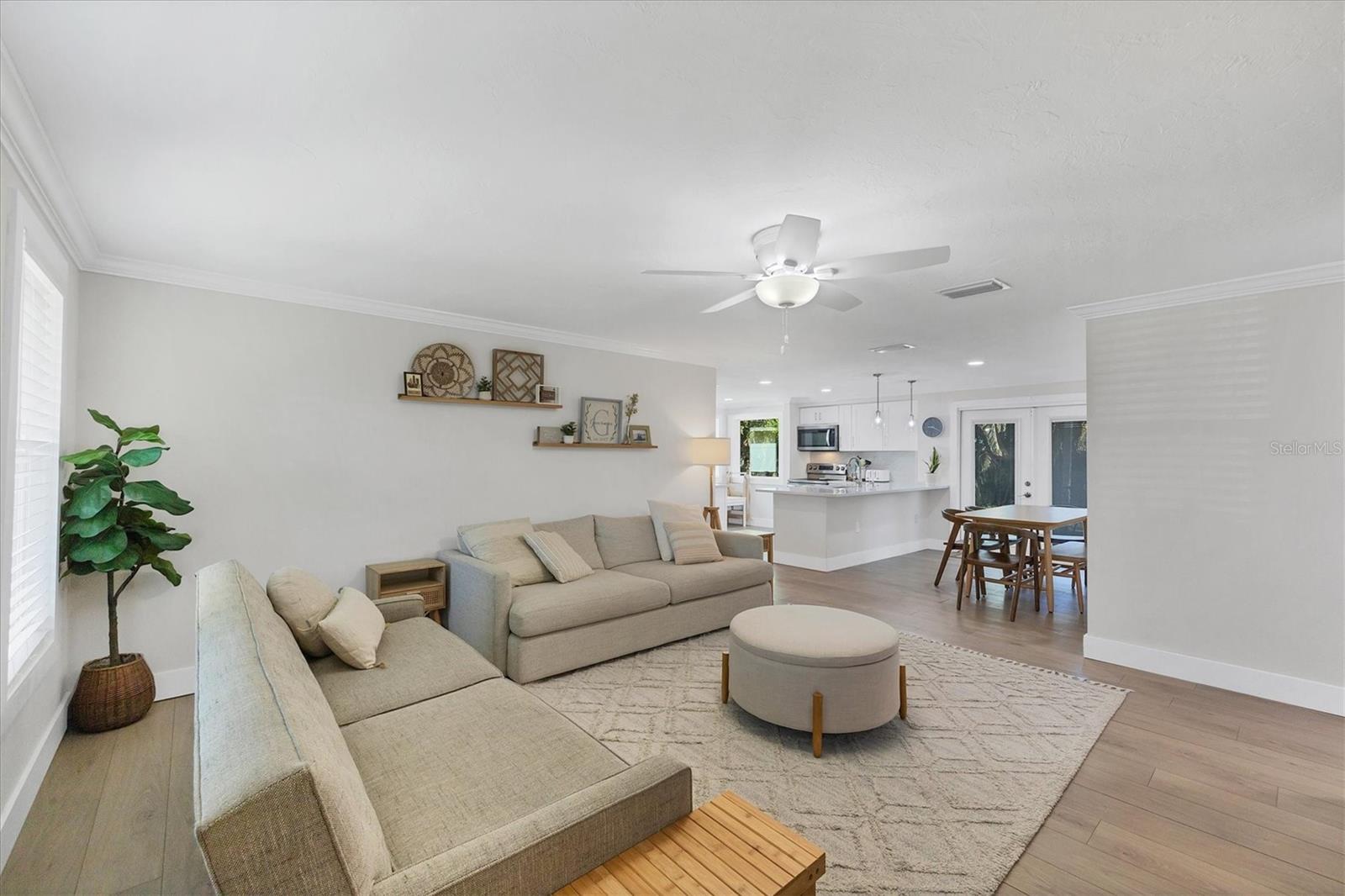 Image 4 of 23 For 3902 Cochise Terrace