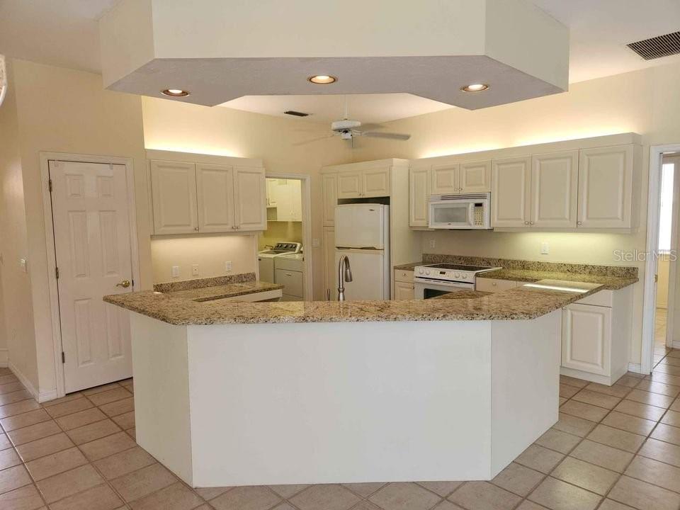 Image 5 of 14 For 5282 Far Oak Cir