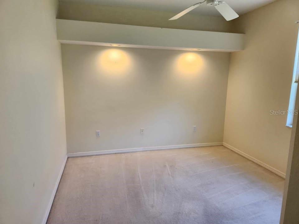 Image 8 of 14 For 5282 Far Oak Cir