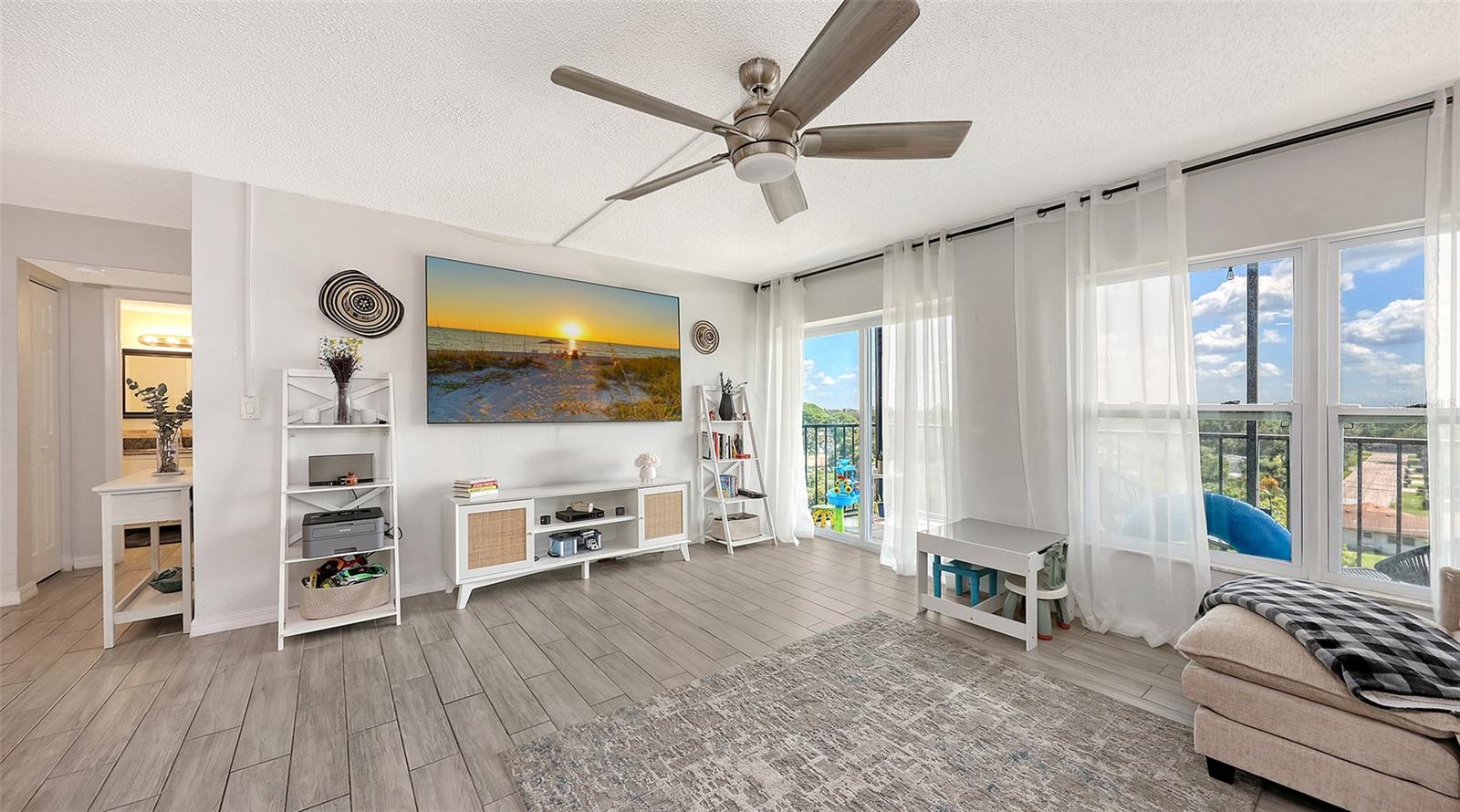 Image 12 of 53 For 2901 26th Street W 601