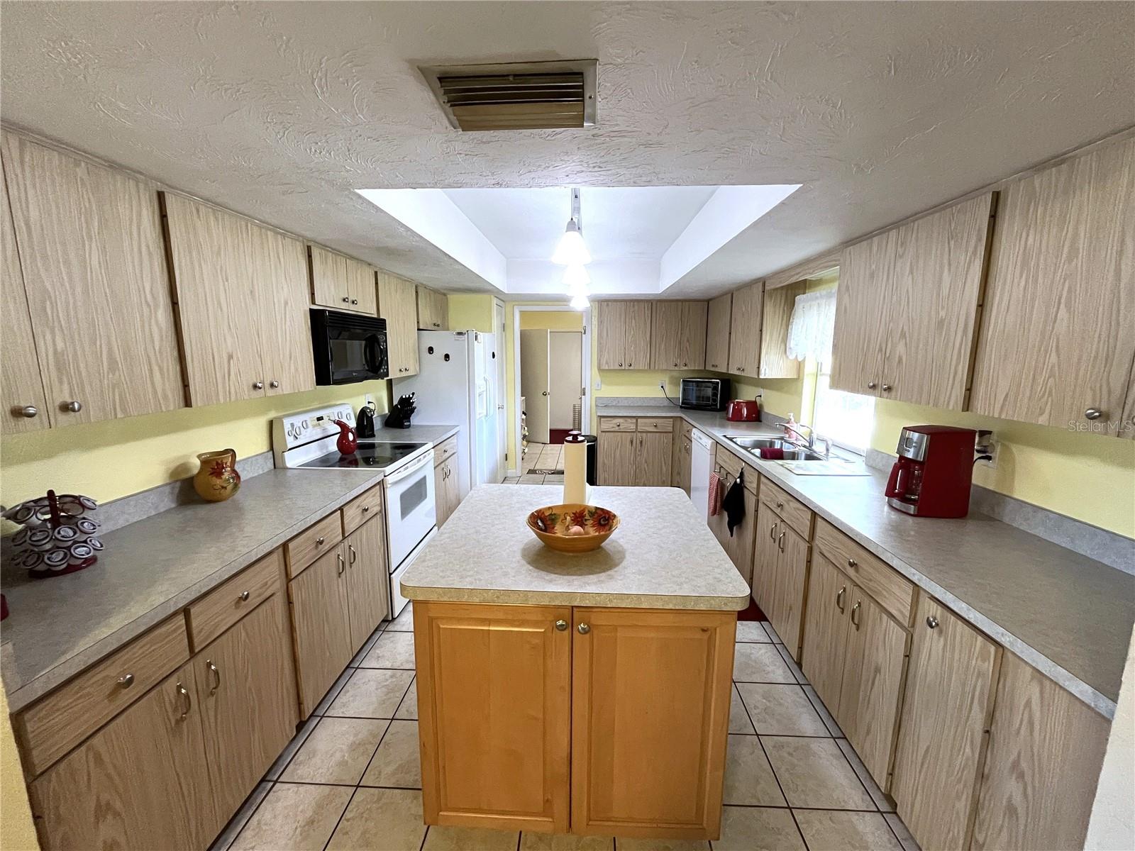 Image 6 of 31 For 6016 45th Avenue Drive W