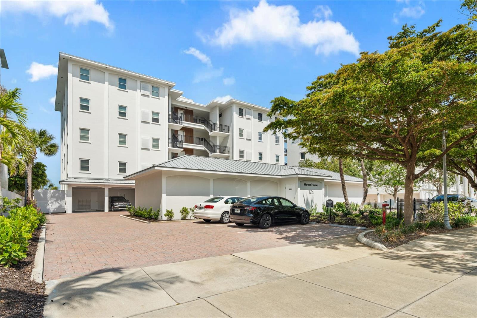 Details for 174 Golden Gate Point 21, SARASOTA, FL 34236