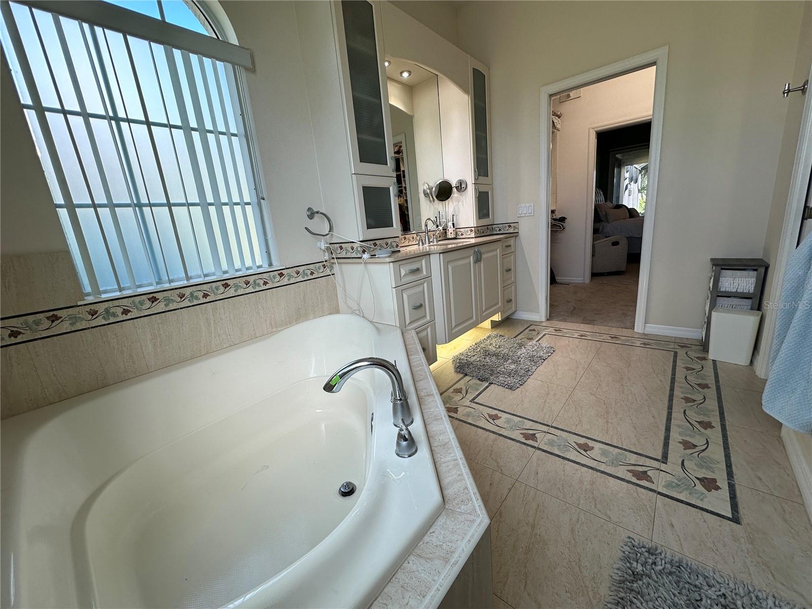 Image 28 of 44 For 4727 Spinnaker Drive