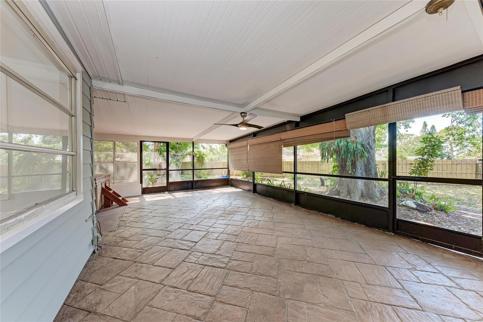 Image 16 of 32 For 826 Lillian Lane