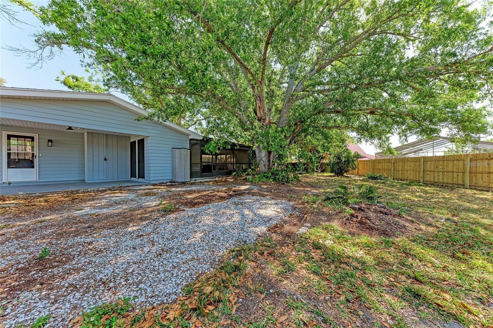 Image 29 of 32 For 826 Lillian Lane