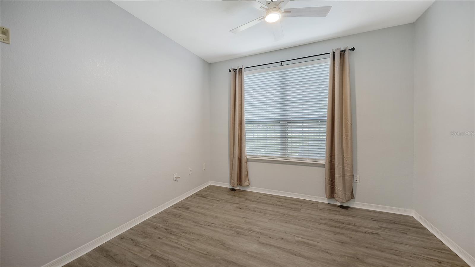 Image 18 of 45 For 5531 Rosehill Road 103