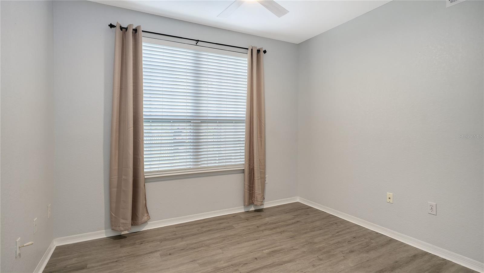 Image 19 of 45 For 5531 Rosehill Road 103