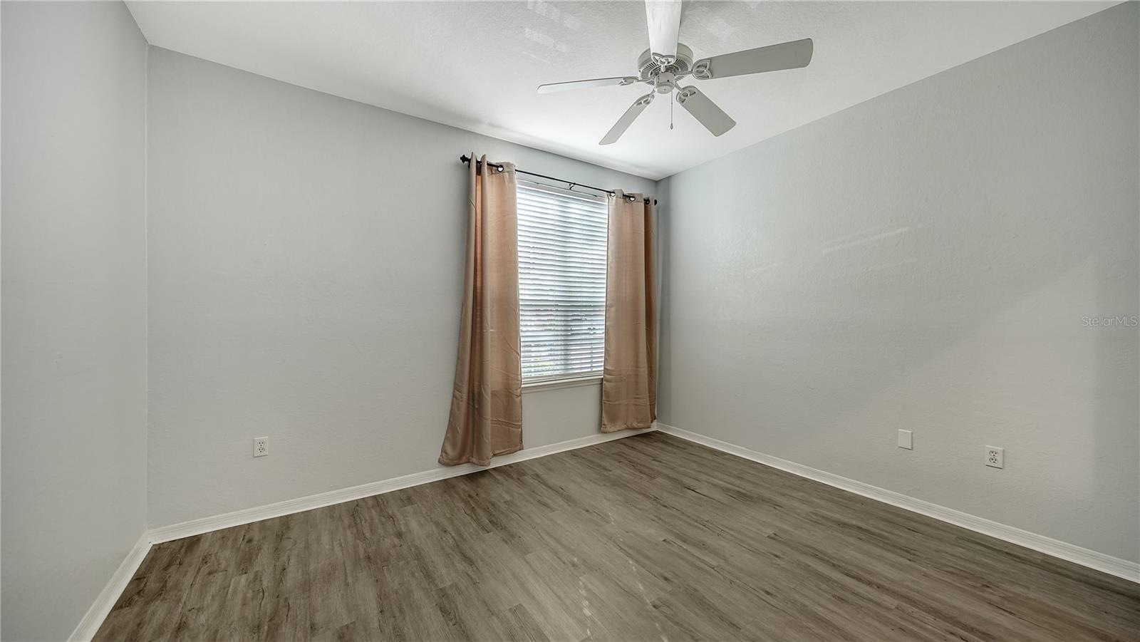 Image 24 of 45 For 5531 Rosehill Road 103