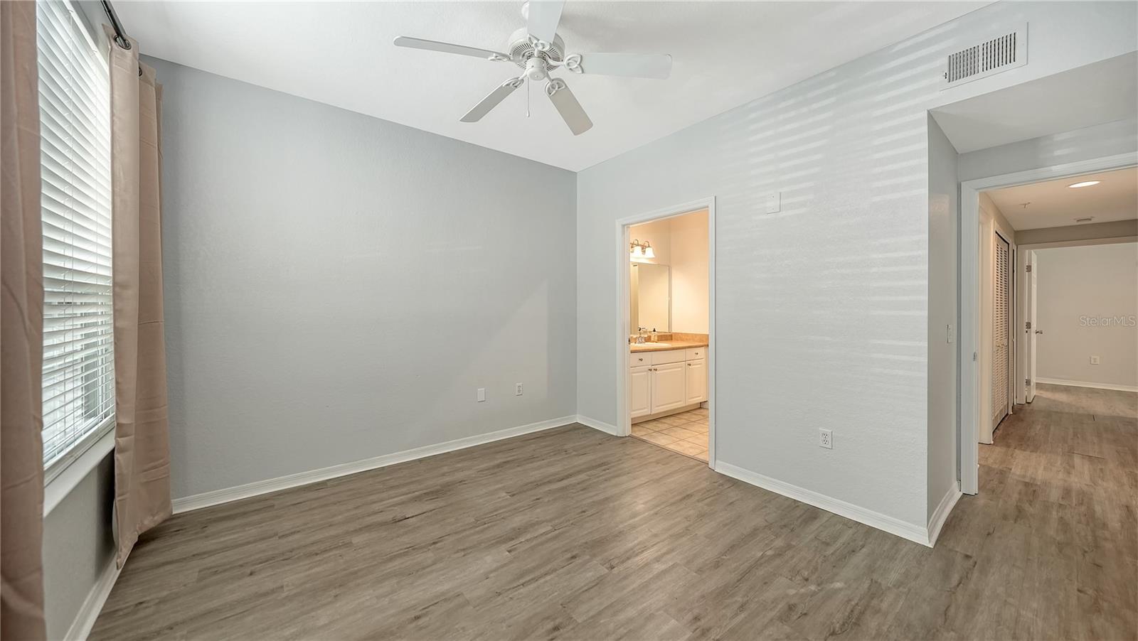 Image 25 of 45 For 5531 Rosehill Road 103