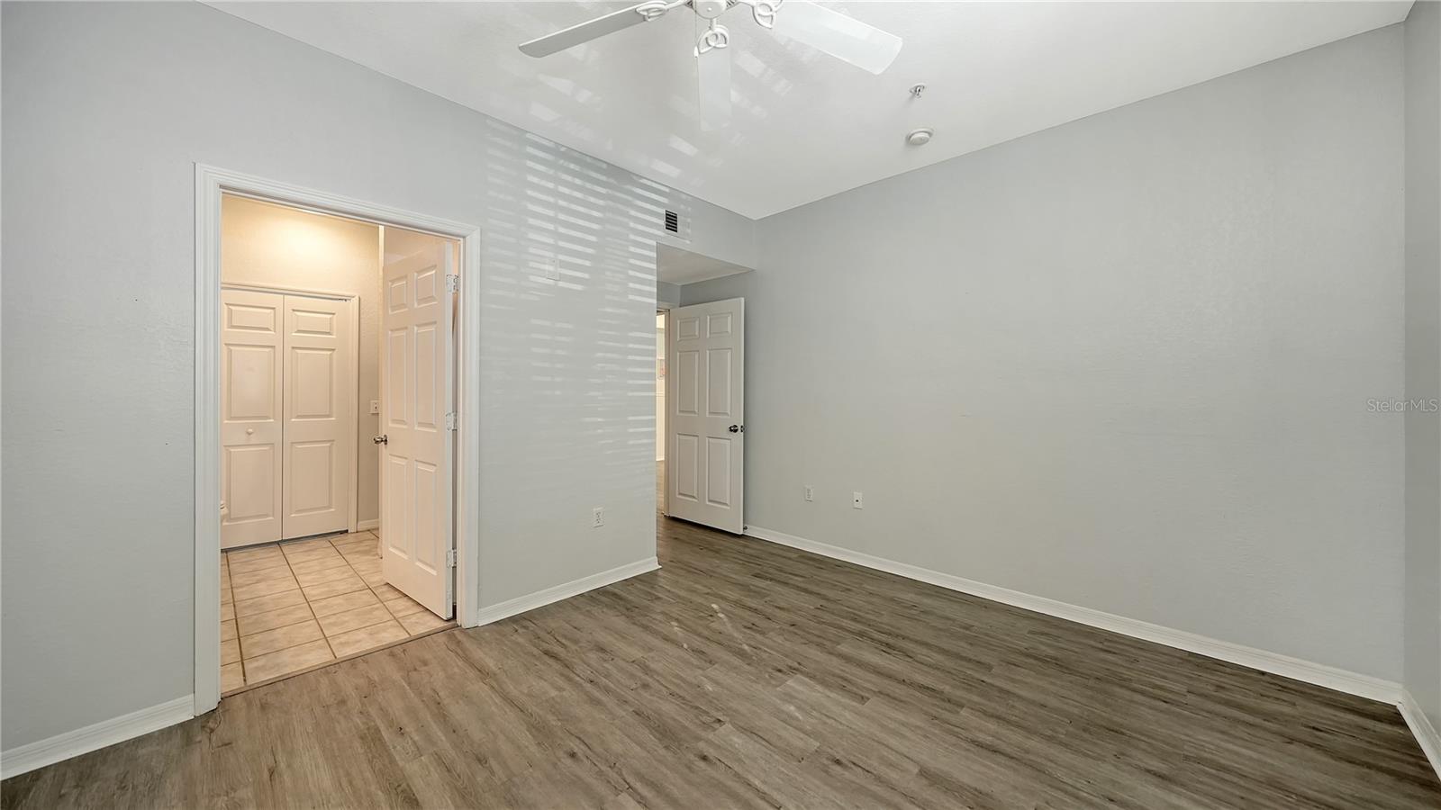 Image 26 of 45 For 5531 Rosehill Road 103