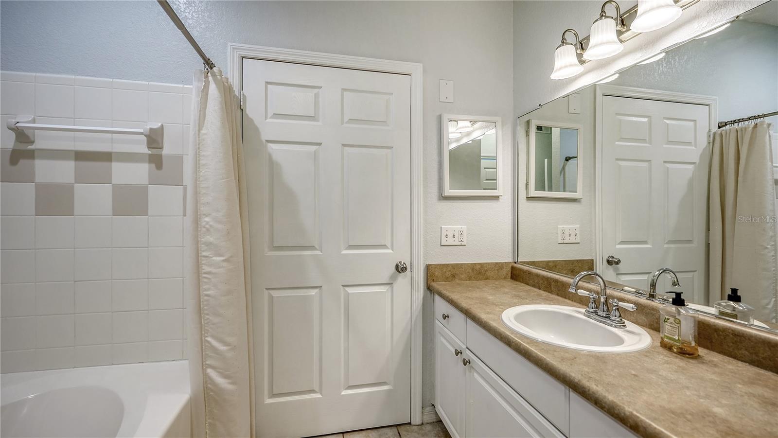 Image 29 of 45 For 5531 Rosehill Road 103