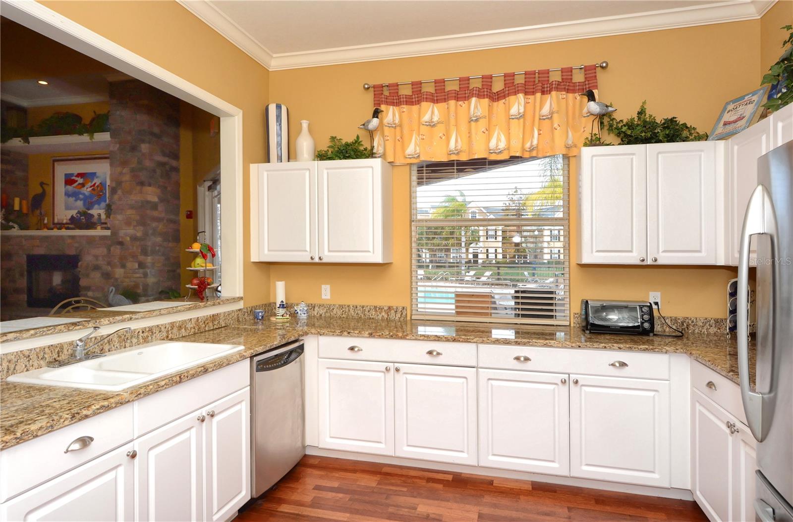 Image 37 of 45 For 5531 Rosehill Road 103