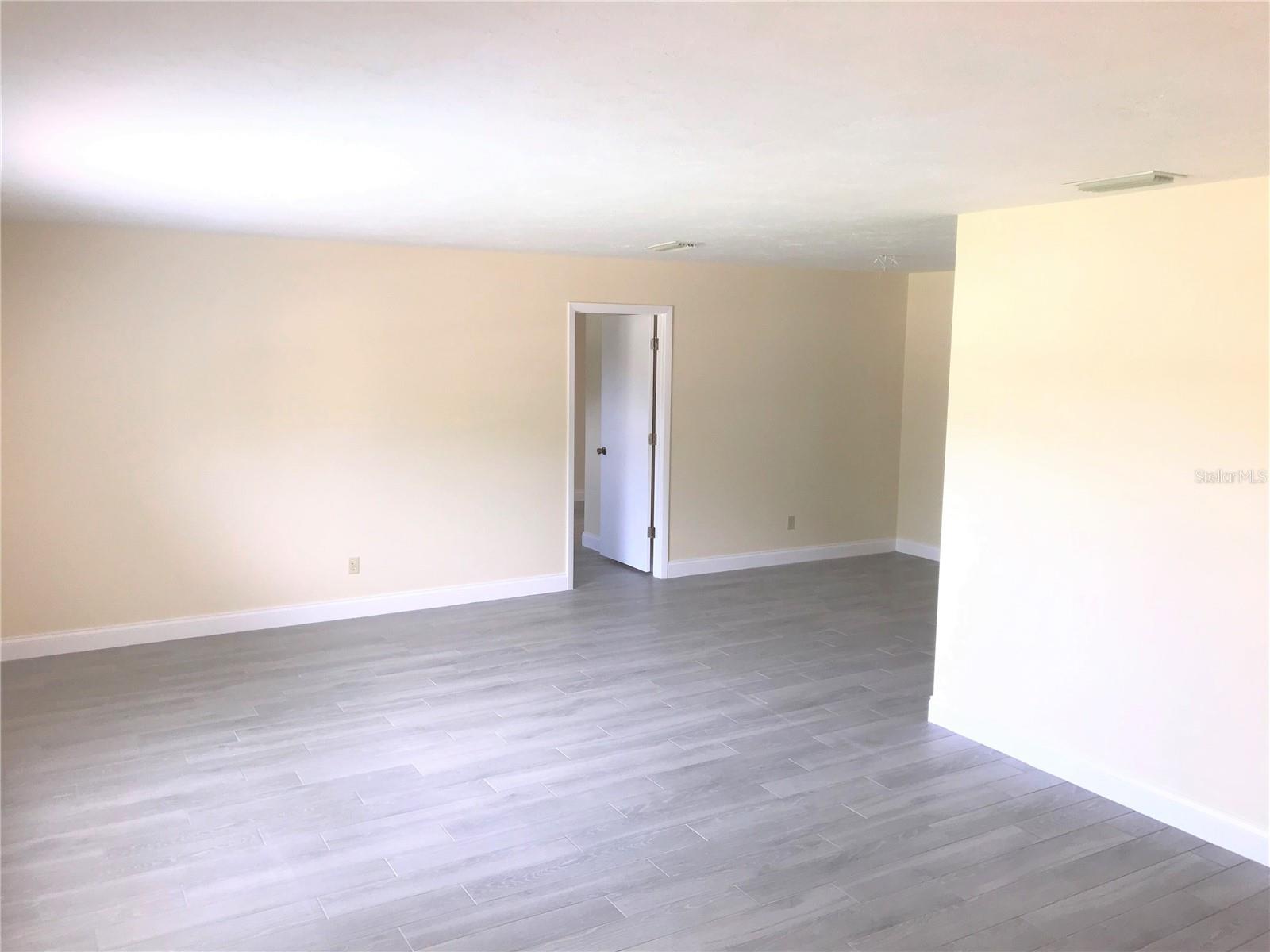 Image 6 of 39 For 8305 12th Avenue Drive Nw