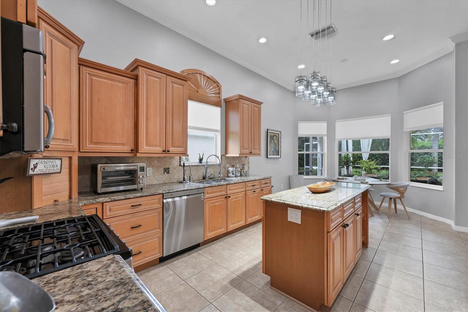 Image 11 of 48 For 7906 Ashley Circle
