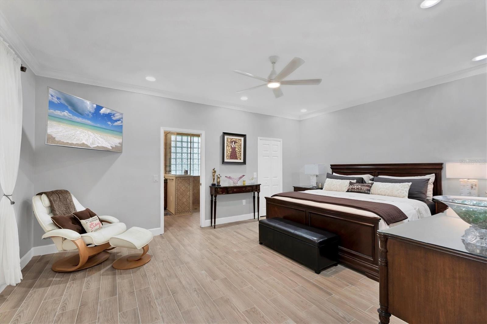 Image 15 of 48 For 7906 Ashley Circle