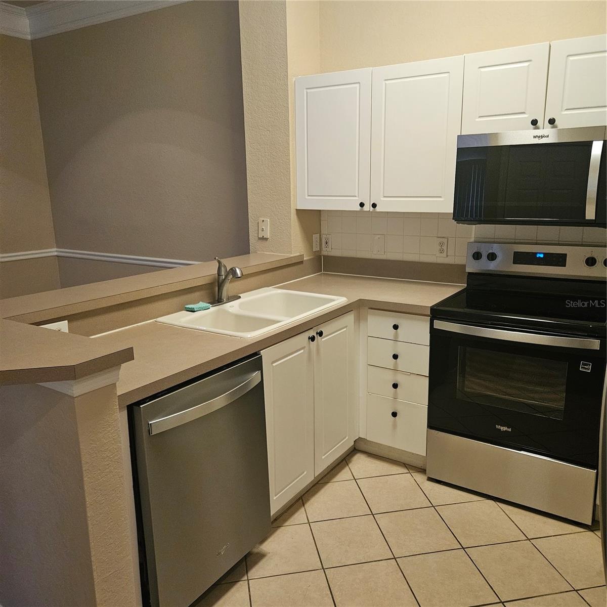 Image 4 of 29 For 5174 Northridge Road 302