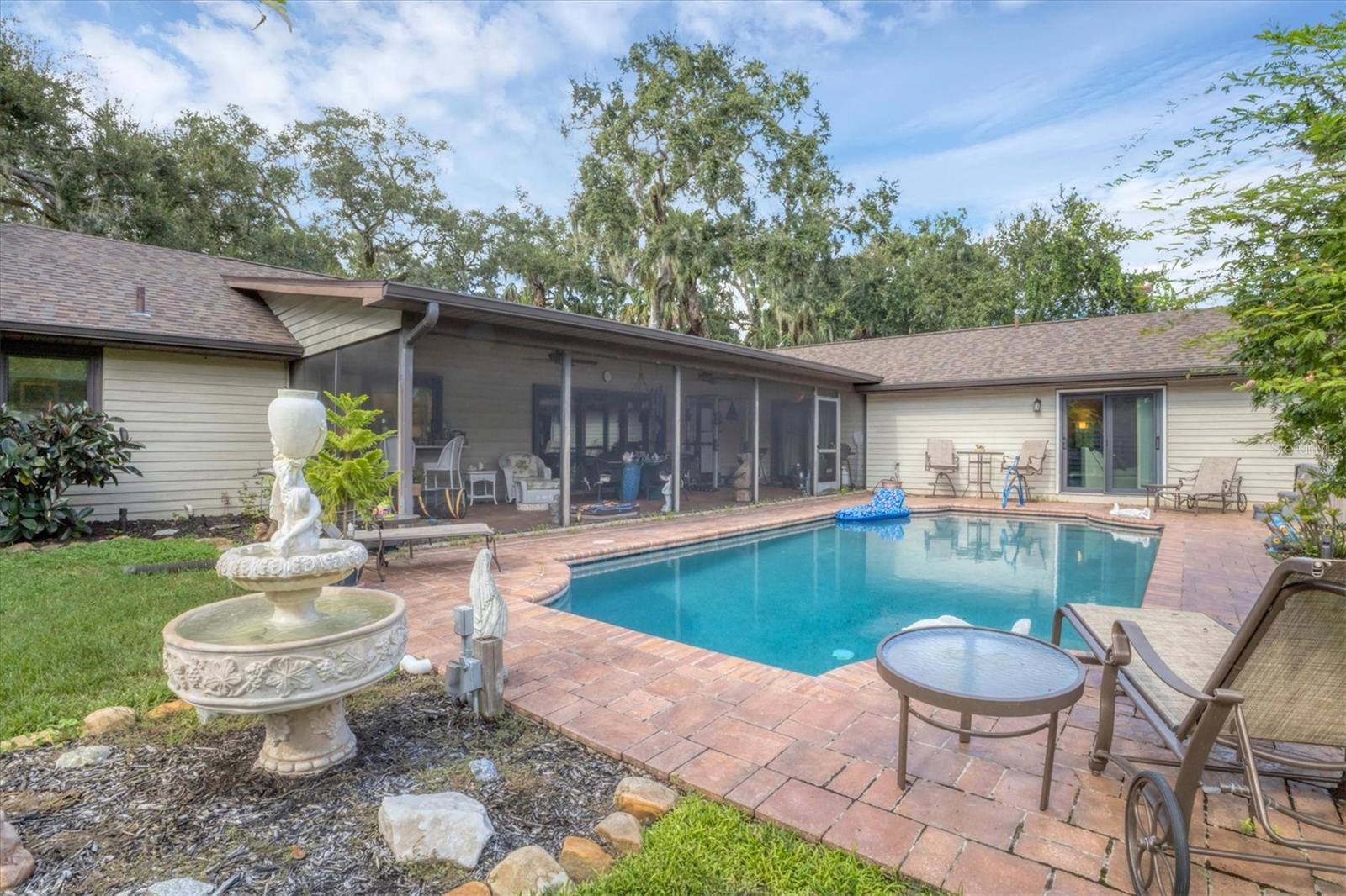 Image 33 of 42 For 7326 Leewynn Drive