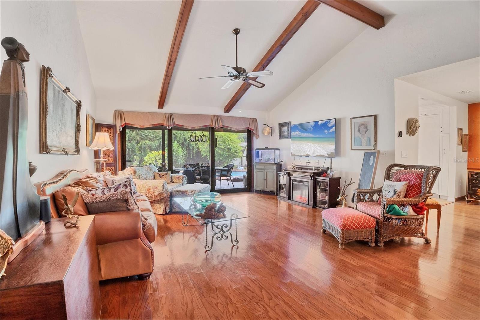 Image 7 of 42 For 7326 Leewynn Drive