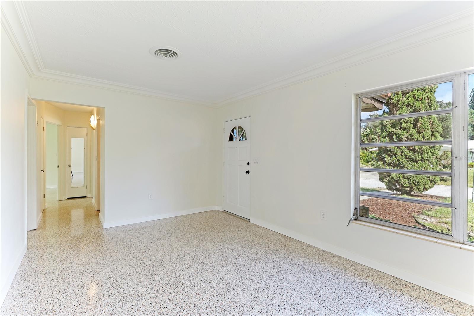 Image 13 of 38 For 2618 Valencia Drive