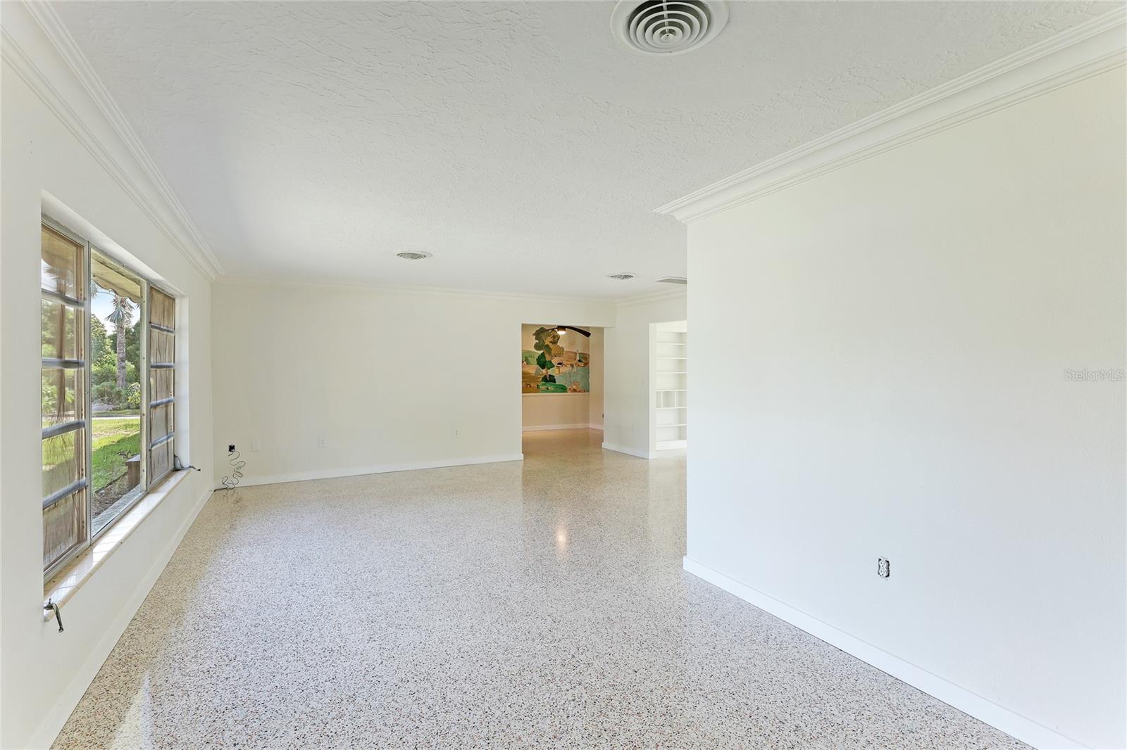 Image 14 of 38 For 2618 Valencia Drive