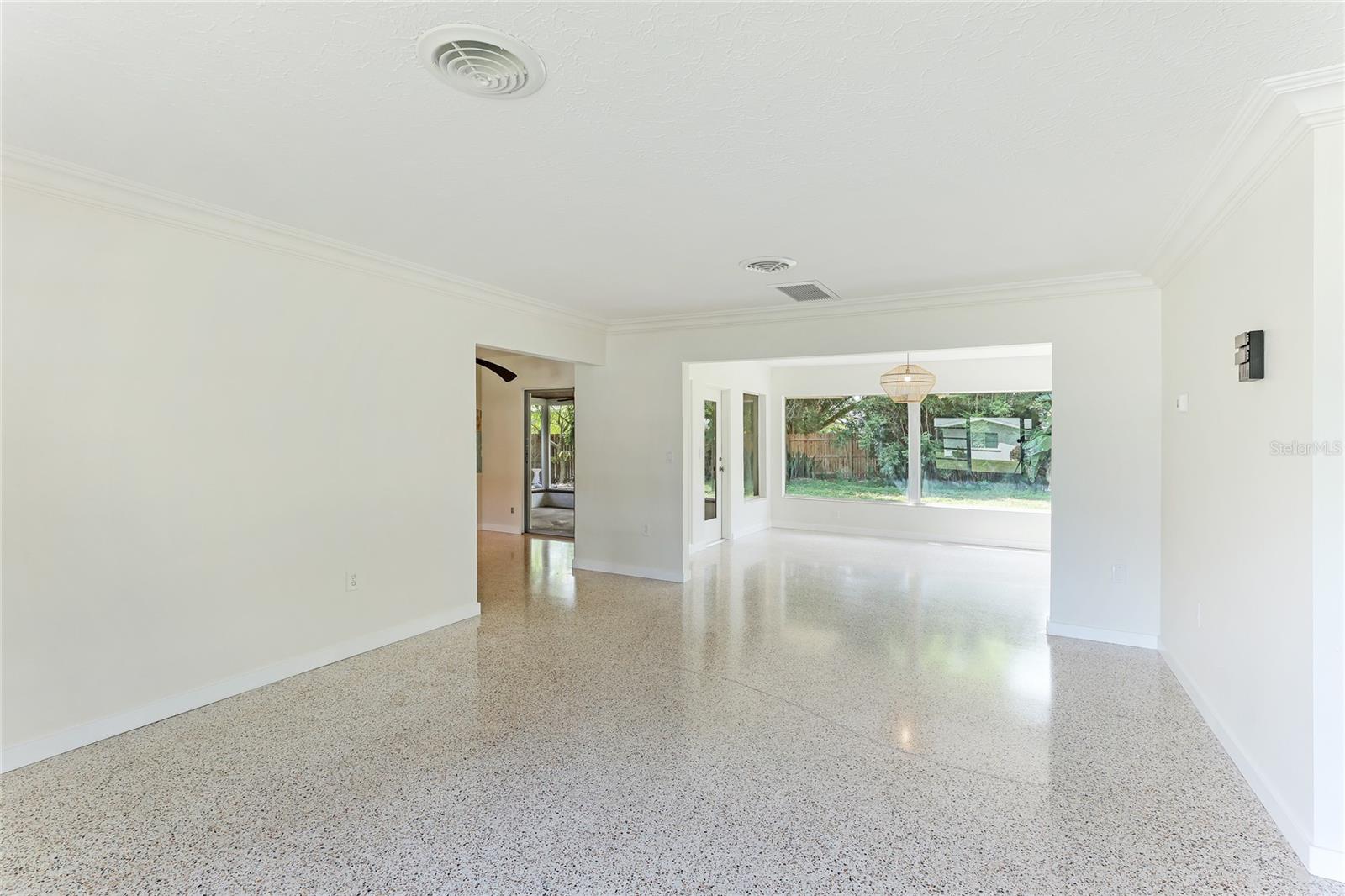 Image 15 of 38 For 2618 Valencia Drive