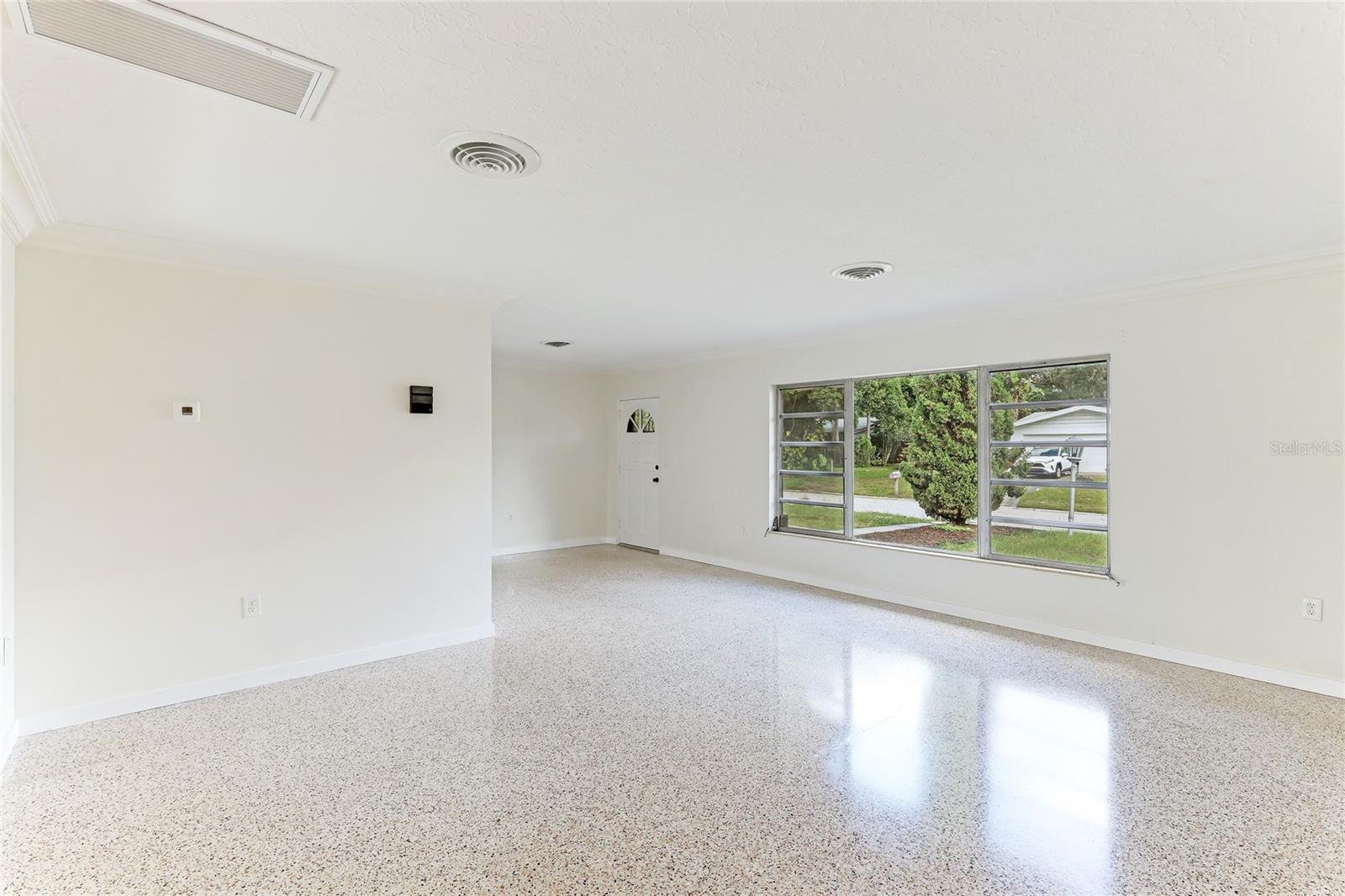 Image 17 of 38 For 2618 Valencia Drive