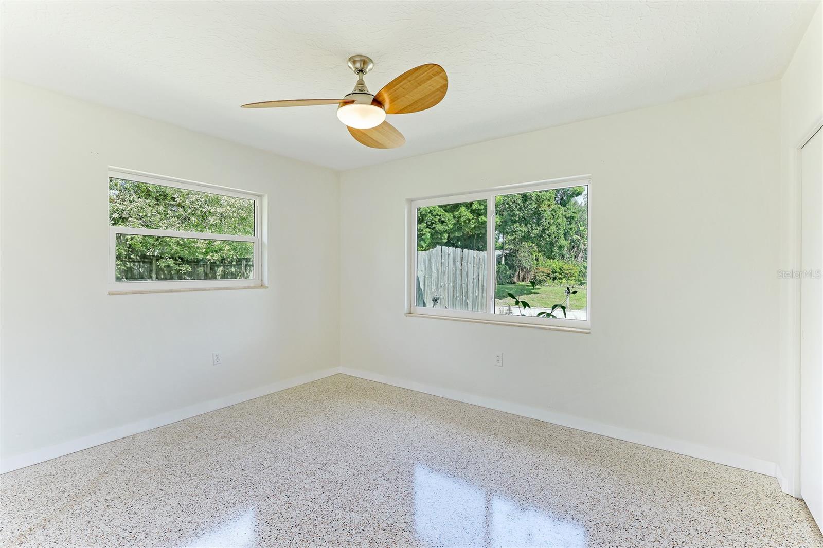 Image 33 of 38 For 2618 Valencia Drive