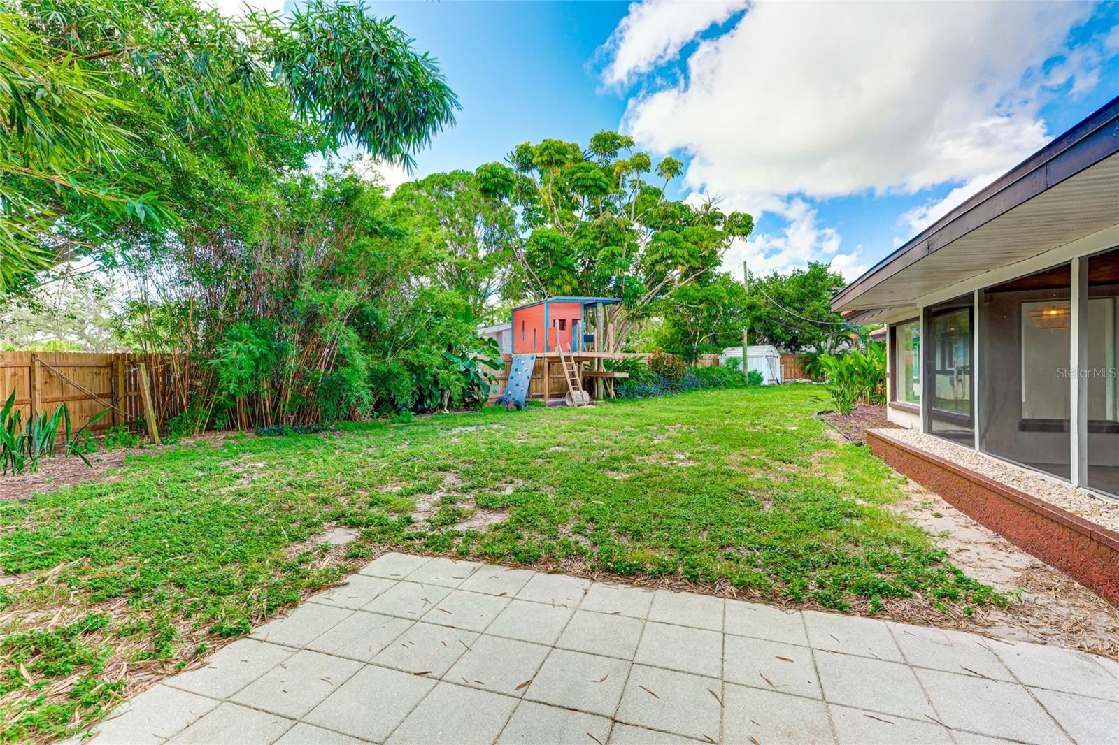 Image 6 of 38 For 2618 Valencia Drive
