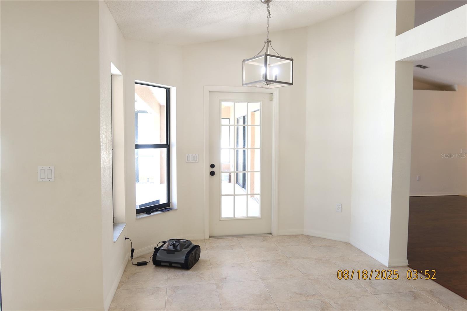 Image 10 of 35 For 1061 Archway Drive