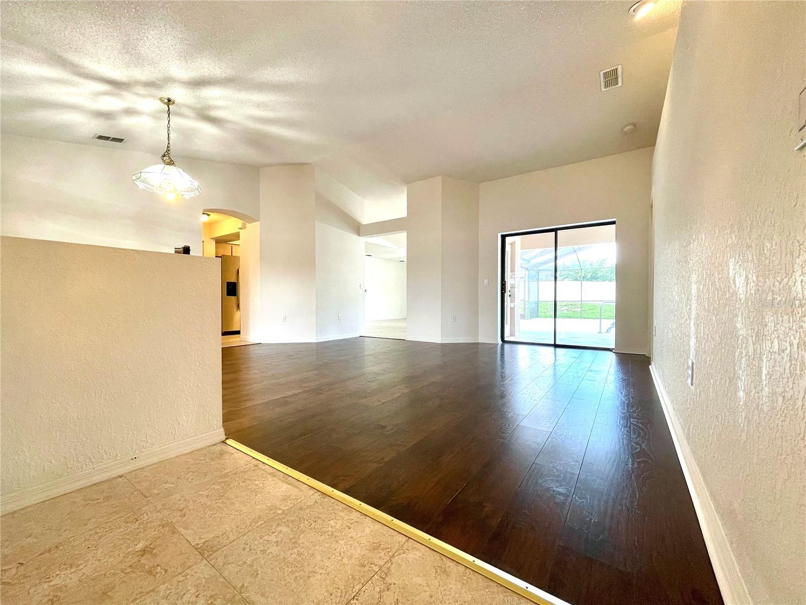 Image 4 of 35 For 1061 Archway Drive