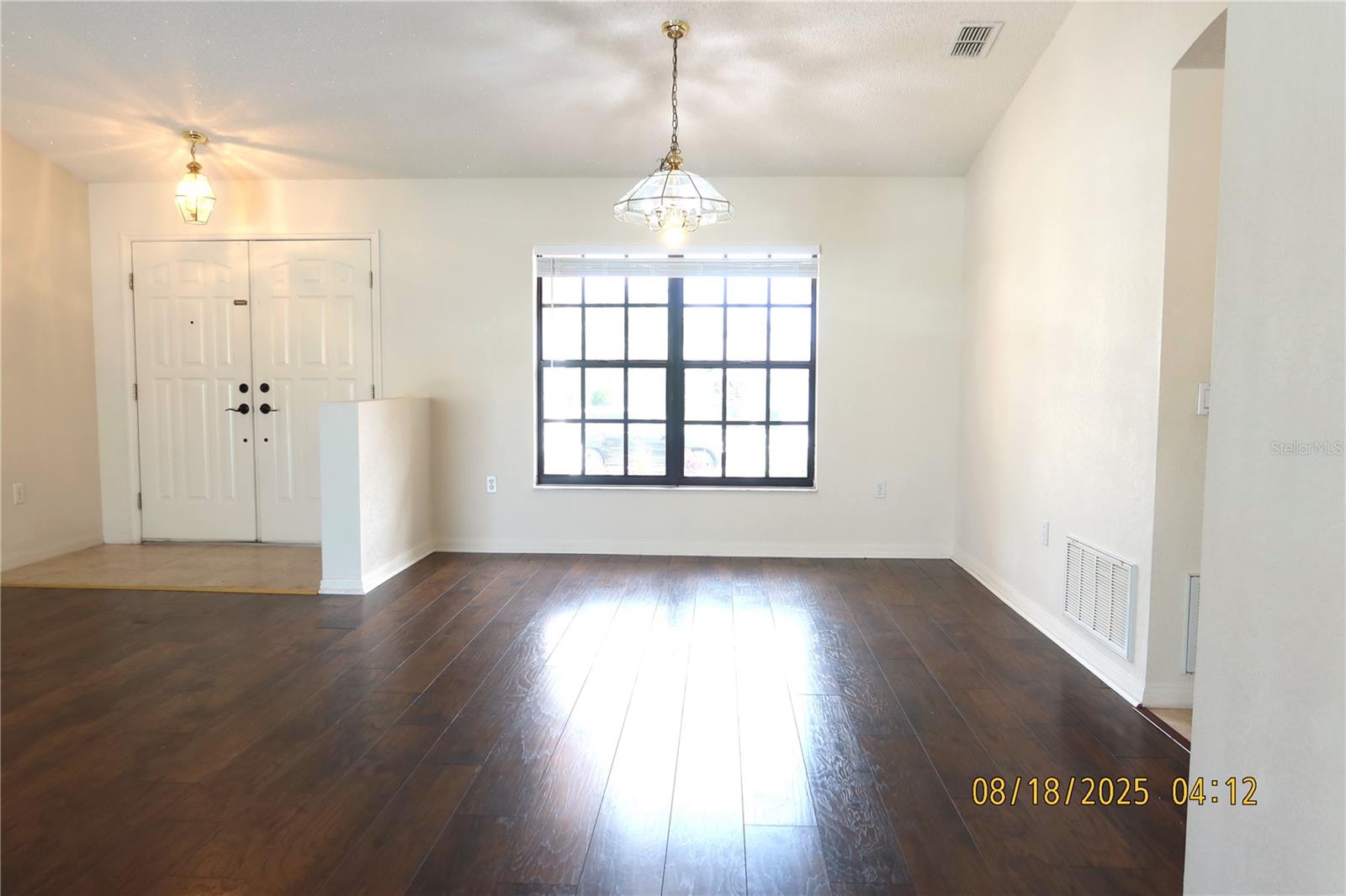 Image 6 of 35 For 1061 Archway Drive