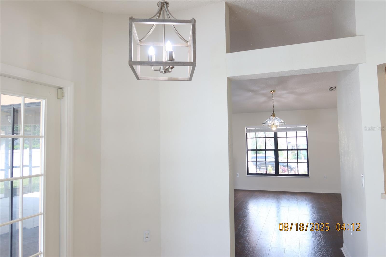 Image 7 of 35 For 1061 Archway Drive