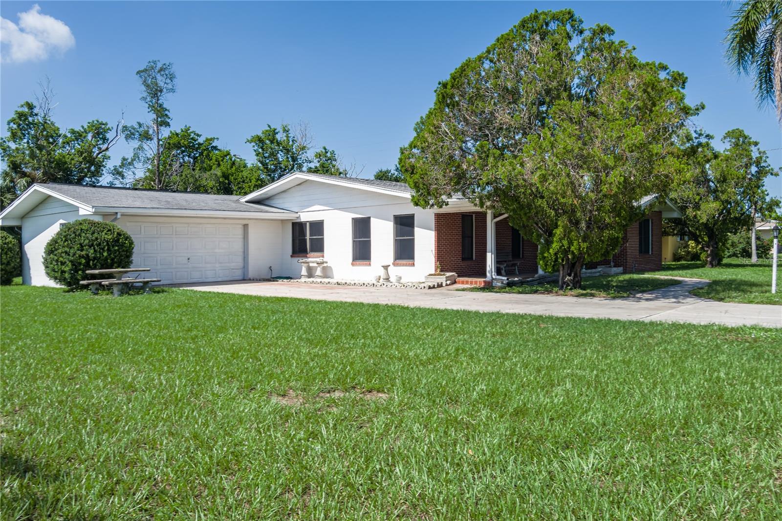 Image 3 of 29 For 2605 27th Avenue Drive W