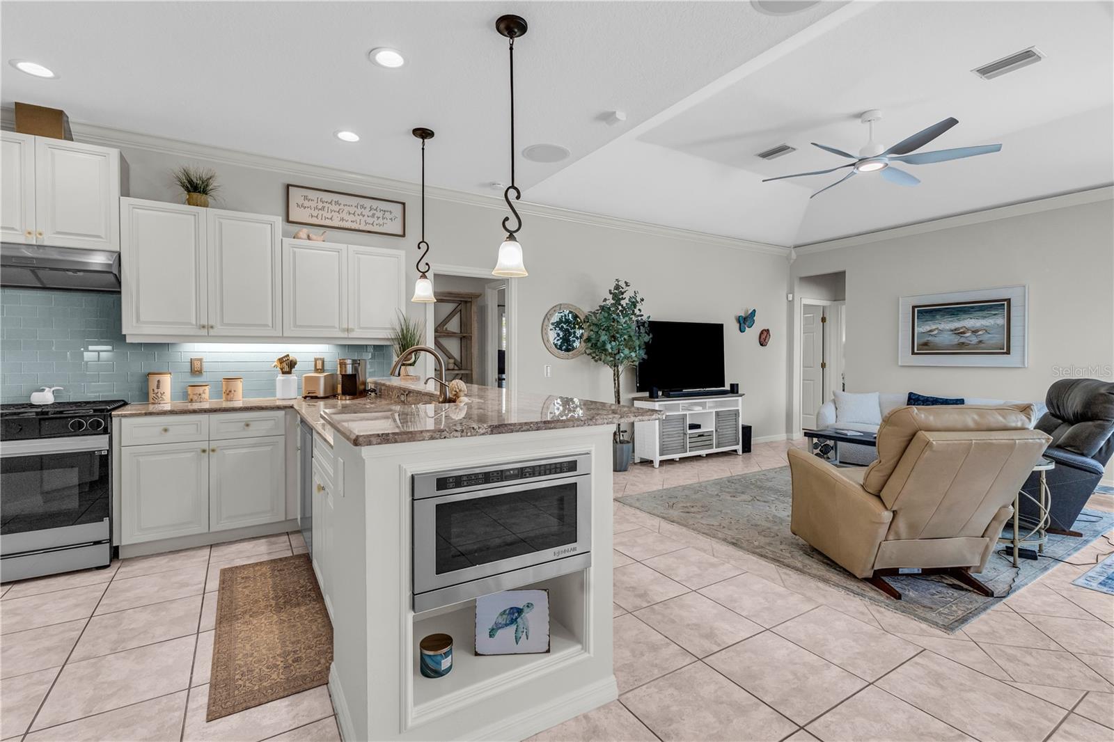 Image 12 of 45 For 8049 Waterview Boulevard