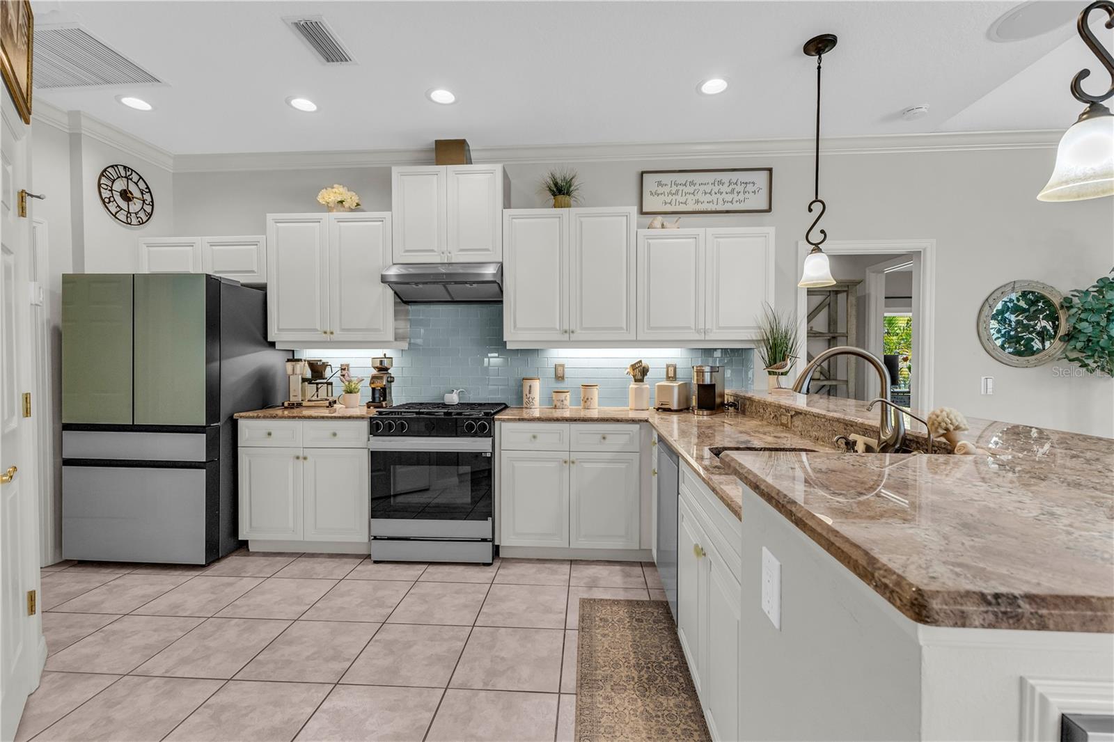 Image 14 of 45 For 8049 Waterview Boulevard