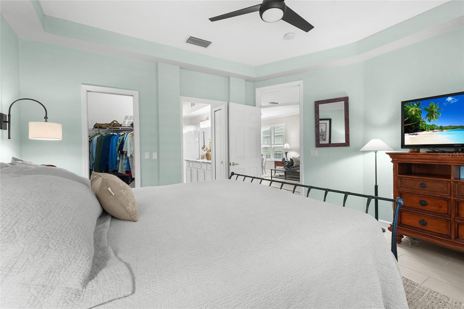 Image 20 of 54 For 4840 Lakescene Place