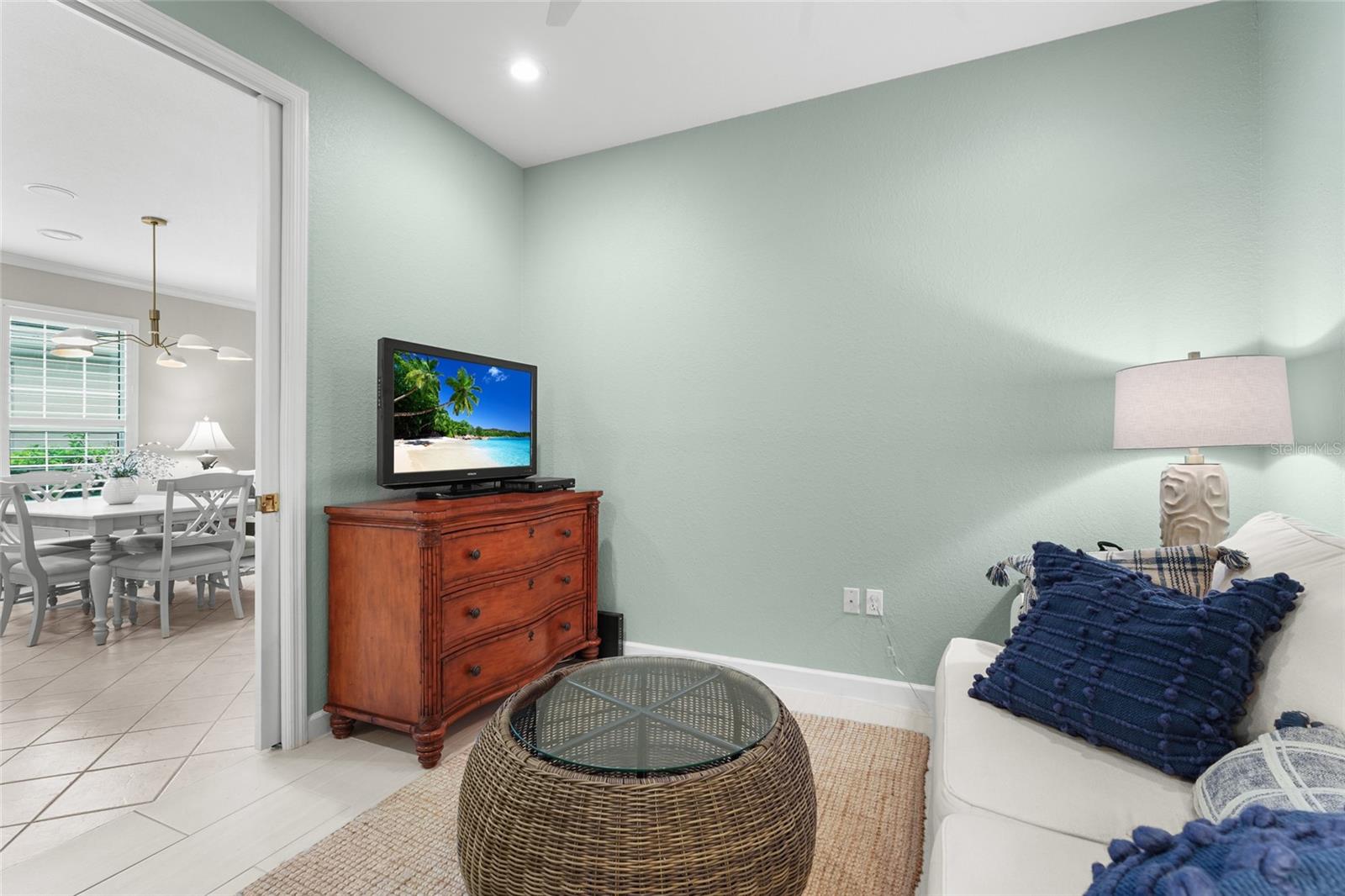 Image 28 of 54 For 4840 Lakescene Place