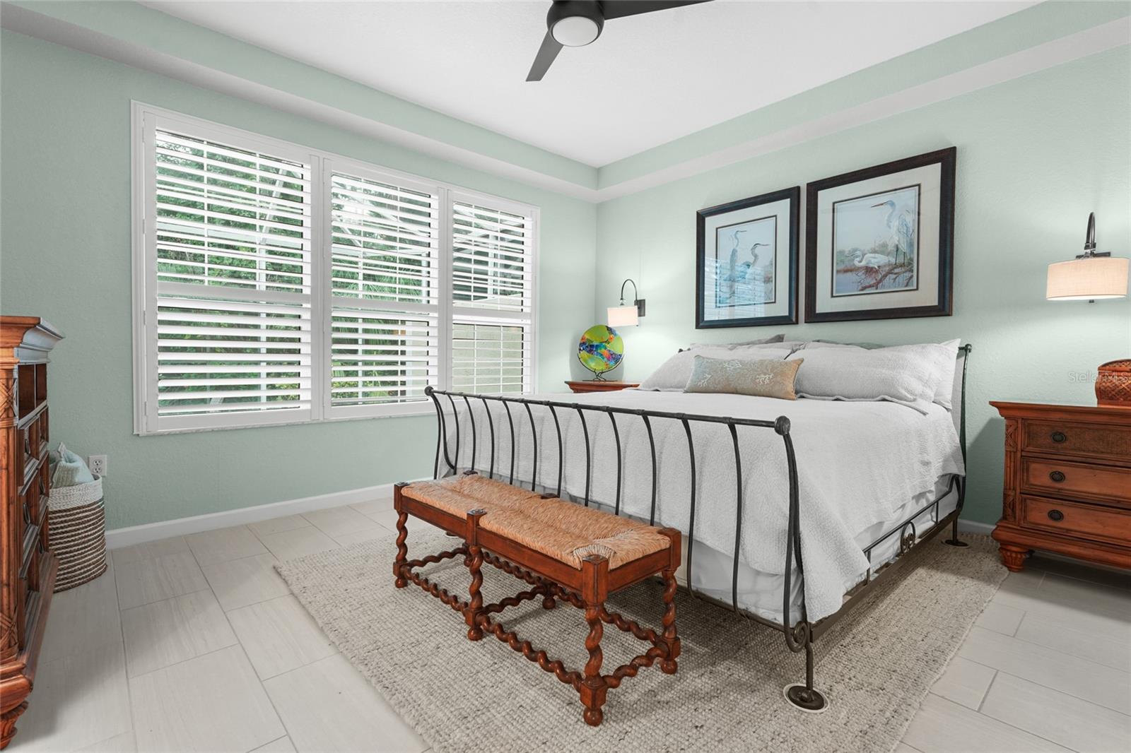 Image 5 of 54 For 4840 Lakescene Place