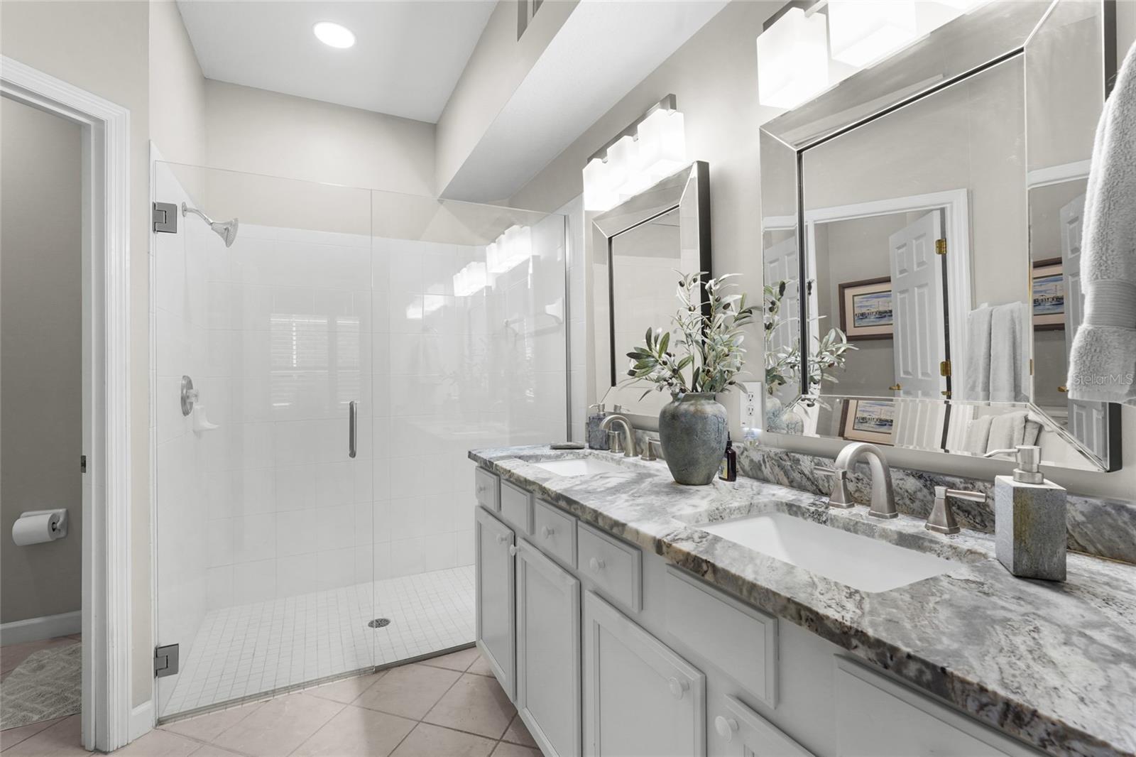 Image 6 of 54 For 4840 Lakescene Place