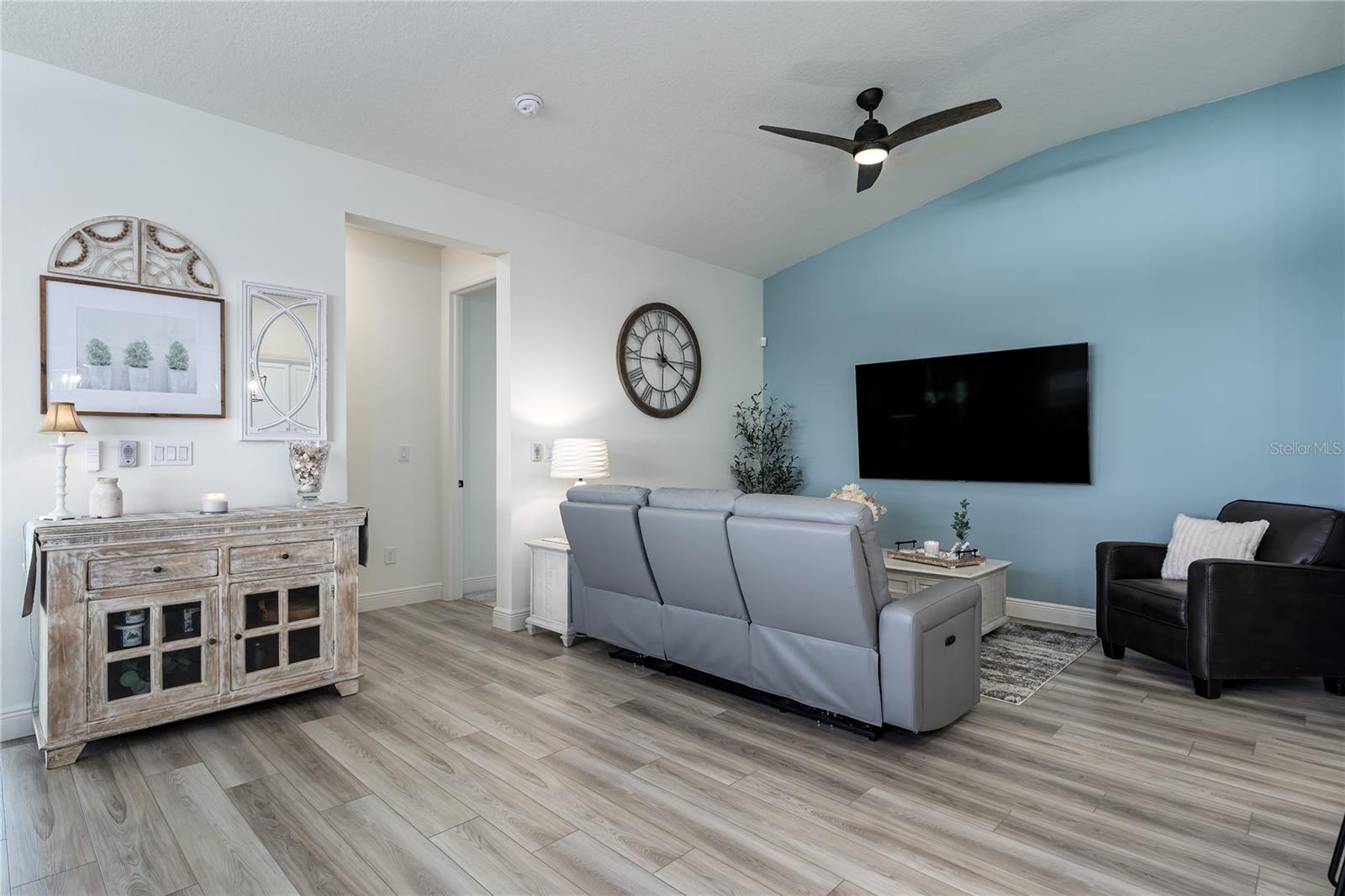 Image 6 of 53 For 9577 Sandy Bluffs Circle