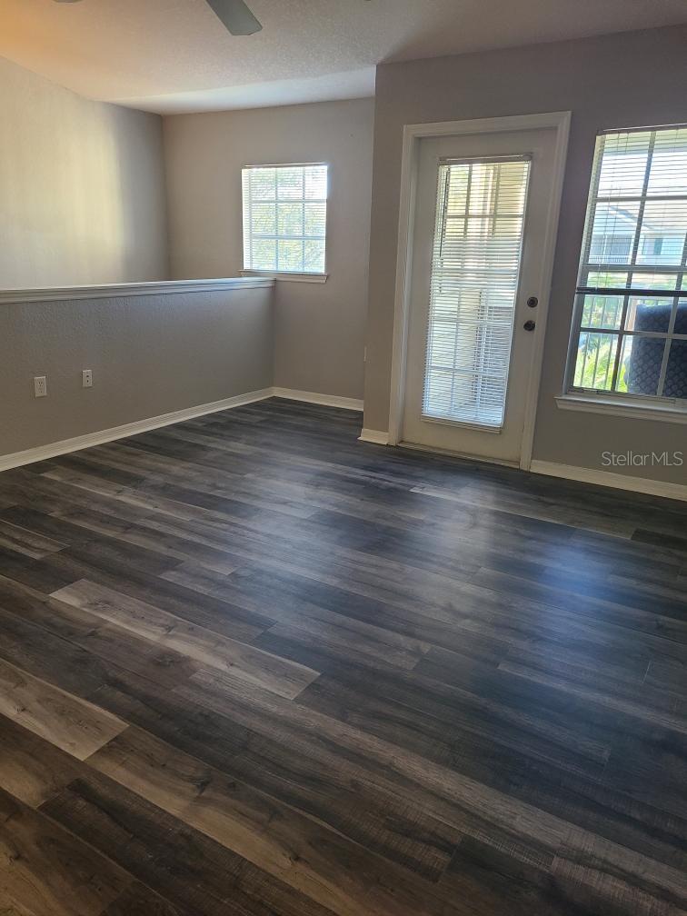 Image 13 of 18 For 8933 Manor Loop 202