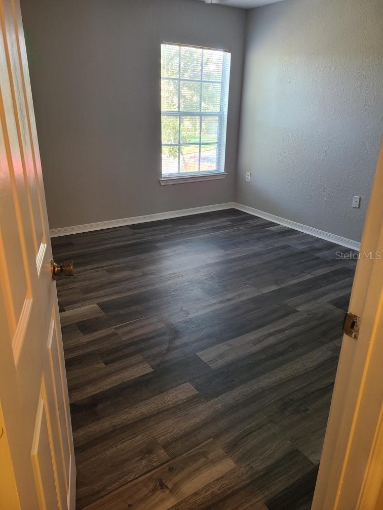 Image 8 of 18 For 8933 Manor Loop 202