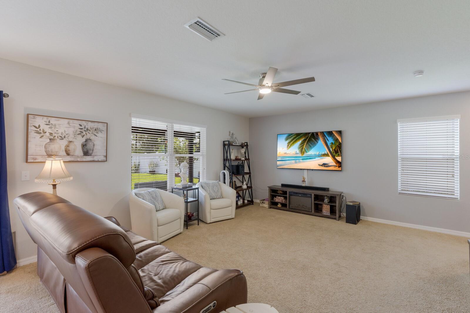 Image 15 of 77 For 343 Tierra Verde Way