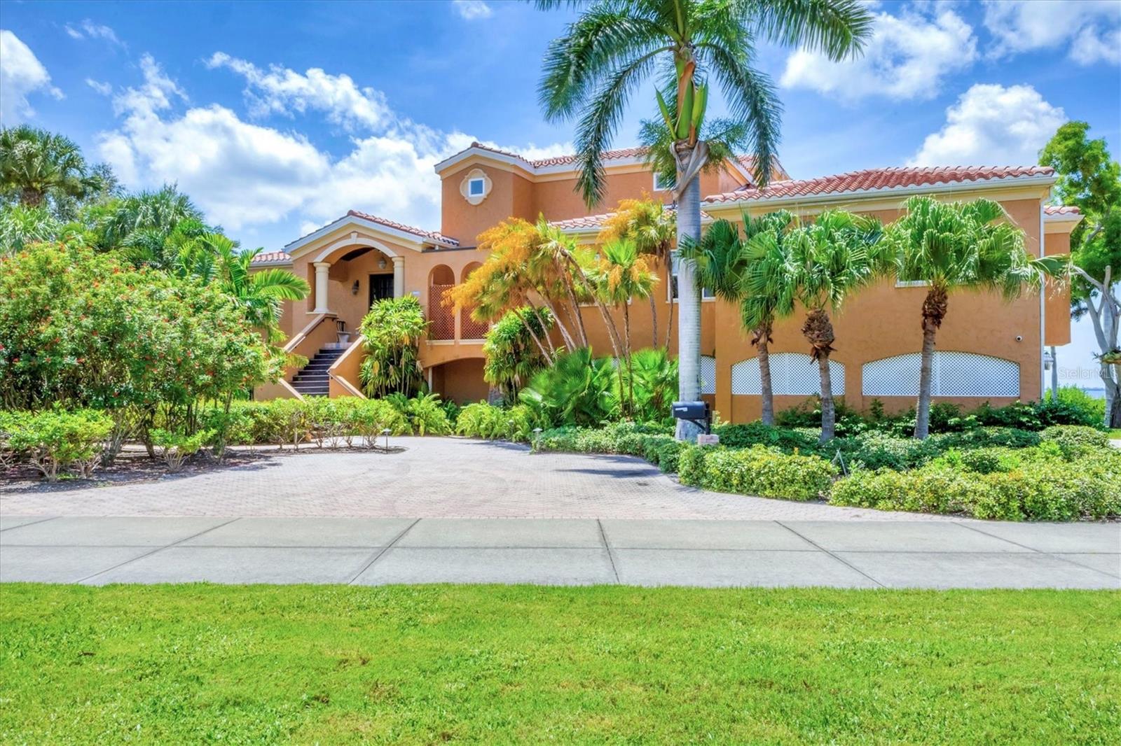 Image 3 of 35 For 2708 Bay Drive
