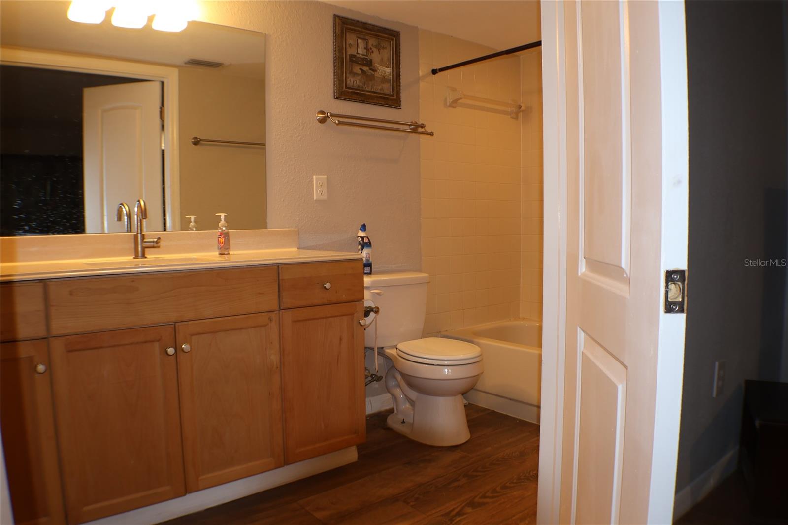 Image 18 of 27 For 18923 Rolling Oak Drive