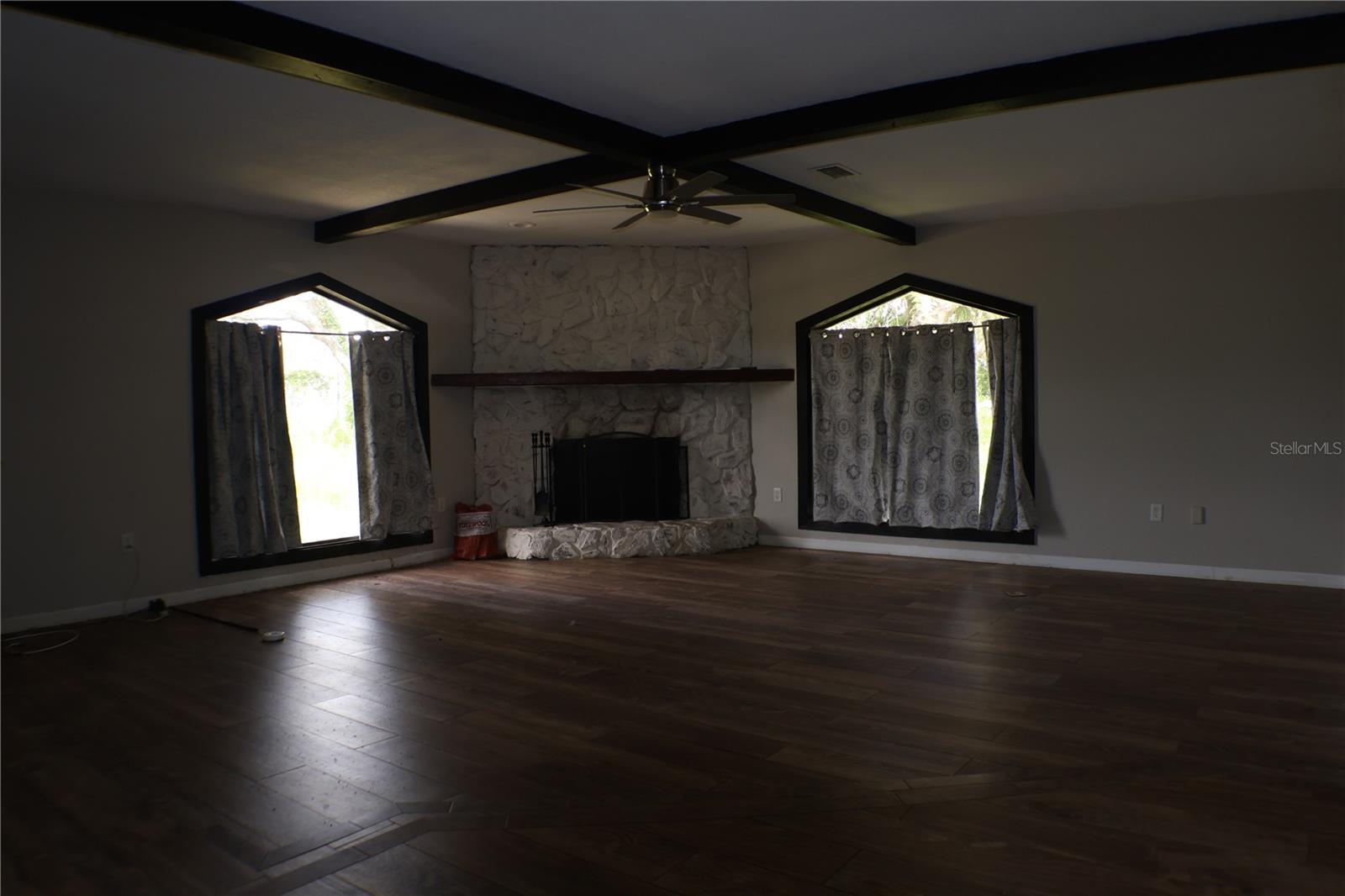 Image 3 of 27 For 18923 Rolling Oak Drive