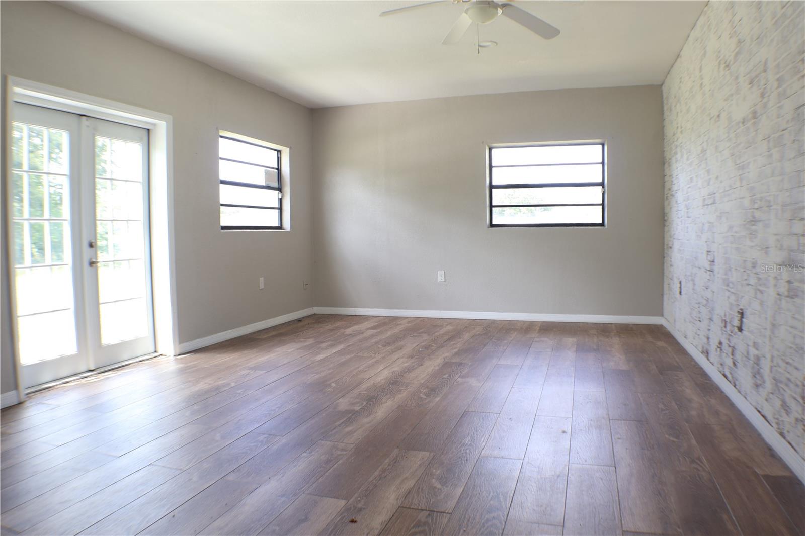 Image 6 of 27 For 18923 Rolling Oak Drive